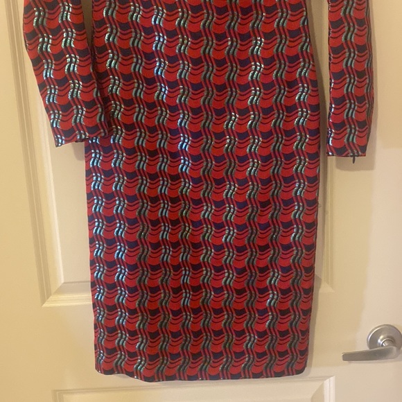 Diane Von Furstenberg Red Metallic Printed Dress Size 4 - Picture 16 of 16